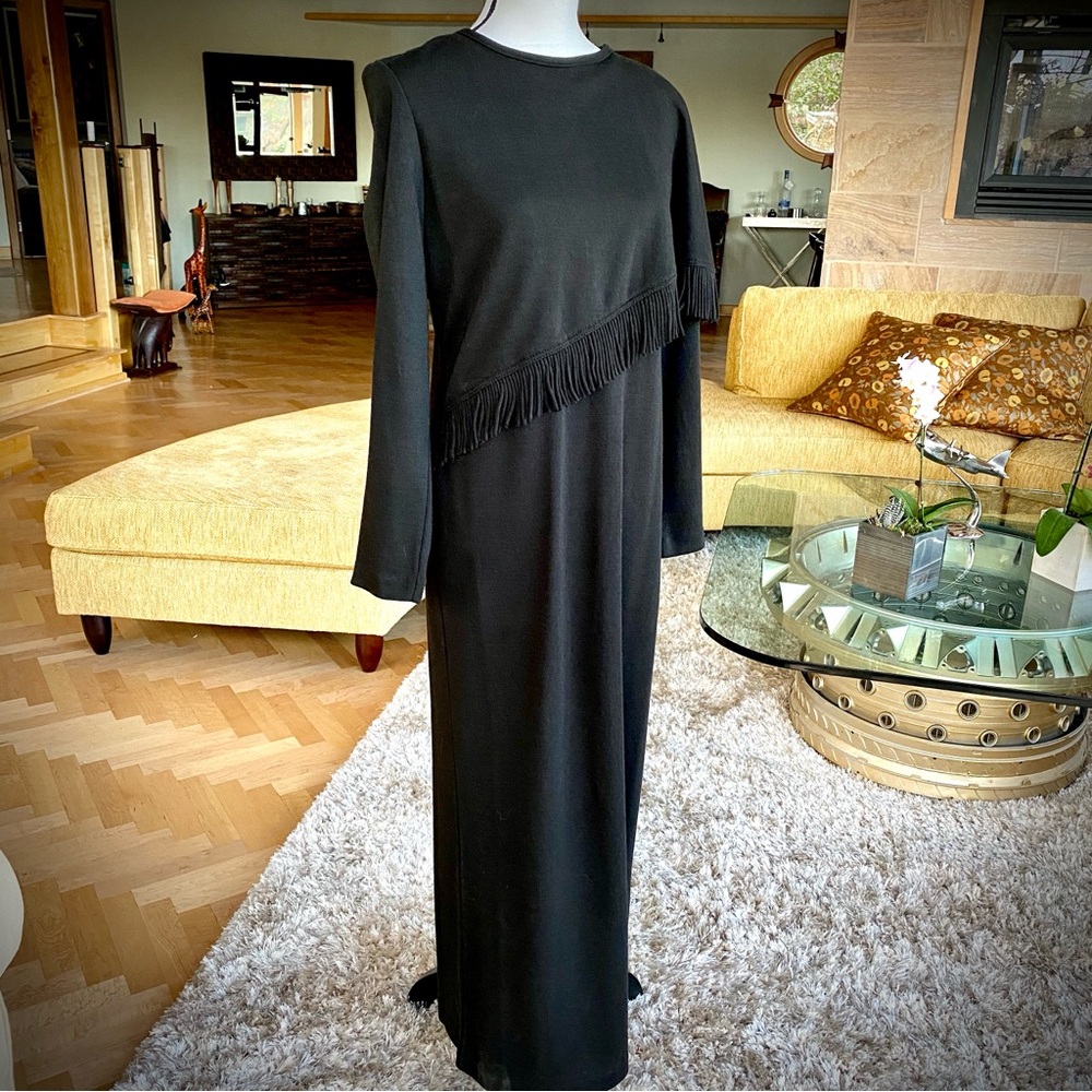 Romanian Classy & Elegant Black Long Sleeve Fringe Dress, an oversized Small